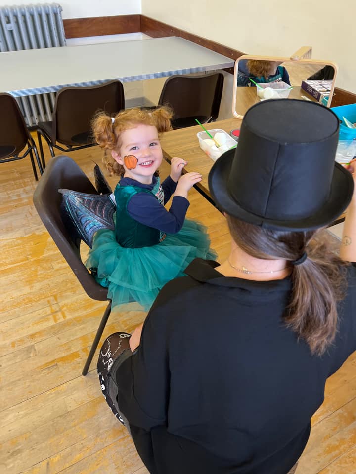 Facepainting at the disco!